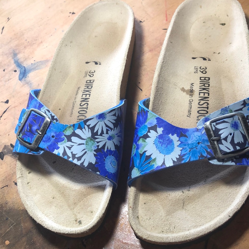 Birkenstocks 39